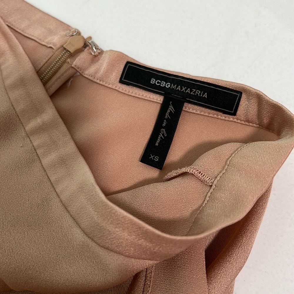 Beautiful tan flowy skirt made from triacetate